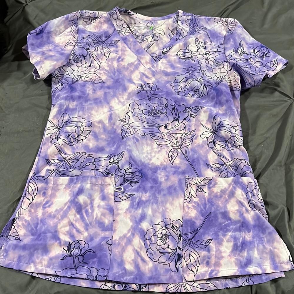 GT scrub top